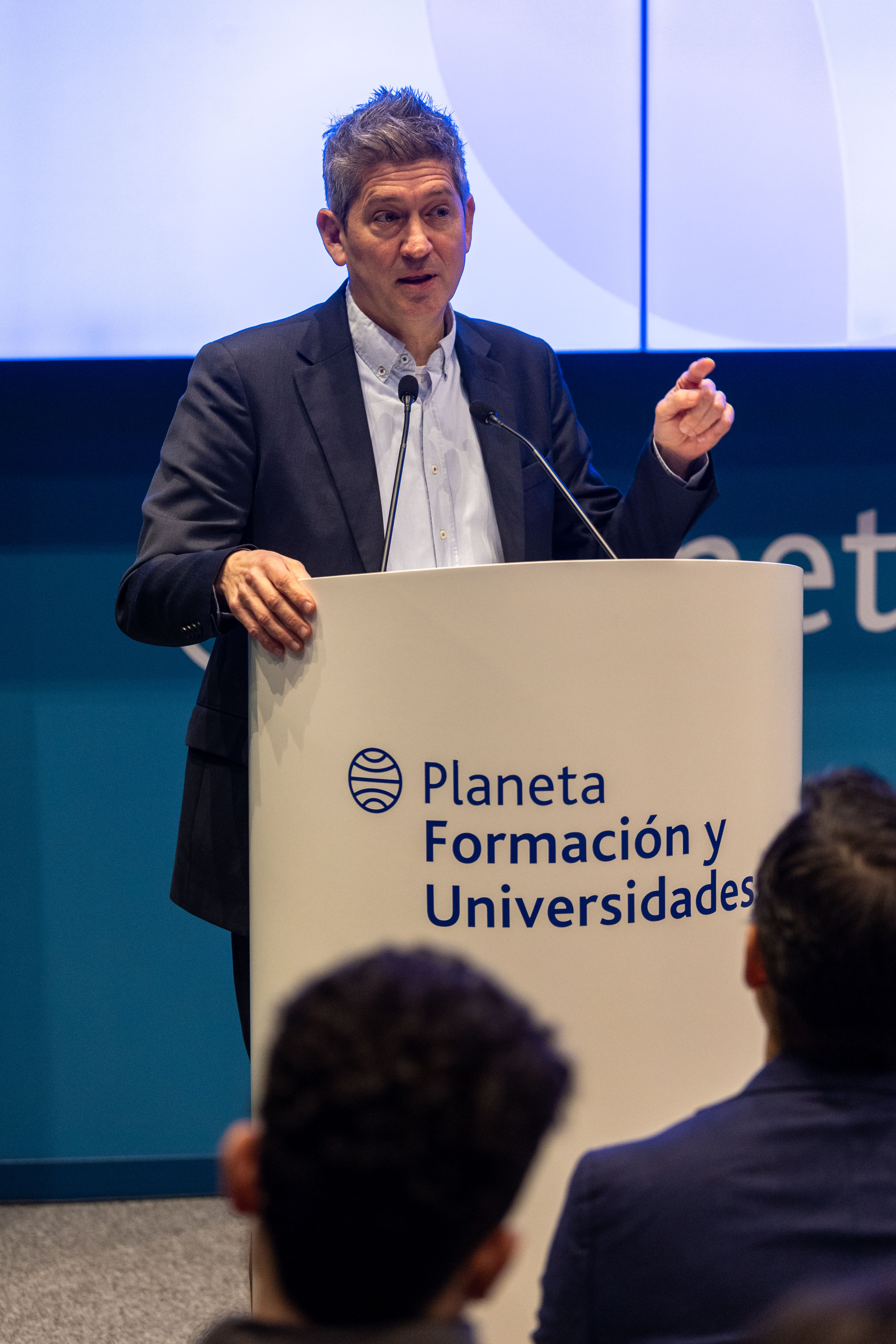 El alcalde de L'Hospitalet, David Quirós, en la sede de Planeta Formación y Universidades
